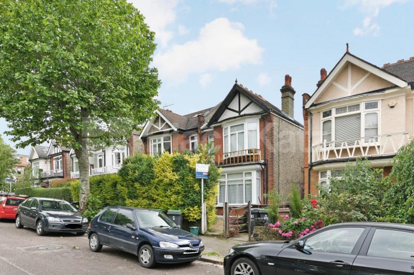 			Beautiful Tree Lined Road!, 1 Bedroom, 1 bath, 1 reception Flat			 Danvers Road, Crouch End